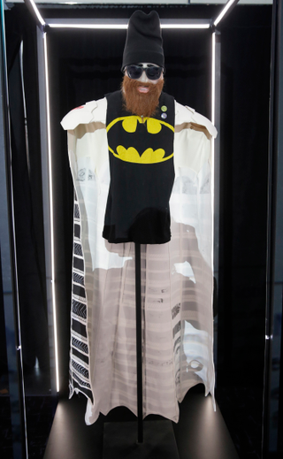 Illustration for article titled Batman Gets Weird When Artists Redesign His Cape and Cowl